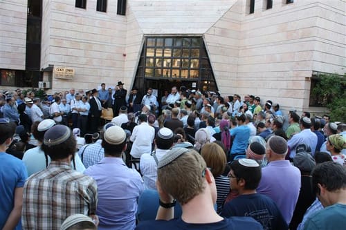תמונות מהלווית הרב אברהם צוקרמן זצ"ל