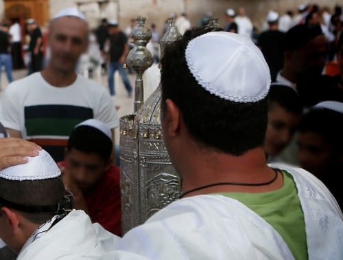 שו"ת: איך להתייחס בבית הכנסת למחלל שבת?