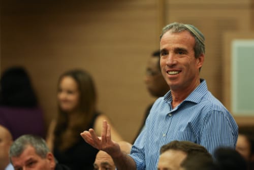 "לתלמיד ישיבה יש 76 ימי חופשה; לחייל 20"