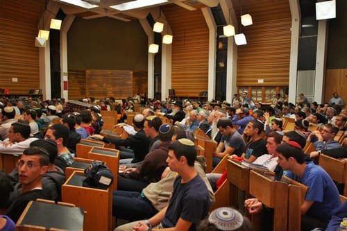 פעם בחורים דתיים היו מורידים את הכיפה מבושה, אבל היום יש גאוות יחידה