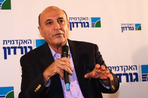 מופז: אין לנו יכולת צבאית להסיר את האיום האיראני
