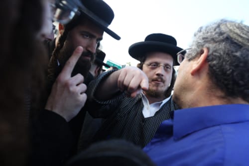 נצחון המכבים מול סכנת מלחמת האחים