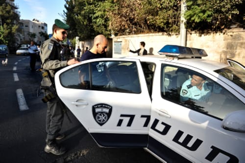 צוות ימ"מ פרץ לבית המתבצר; לילדה שלום