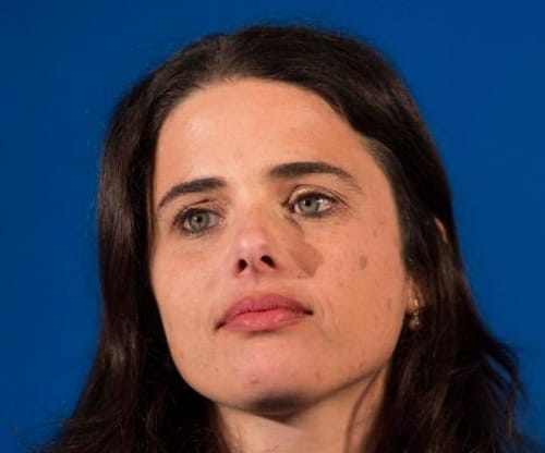 כך נשמעת הסתה: תוכנית רדיו בעזה משבחת רוצחי יהודים