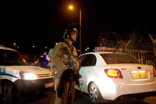 הפיגוע בפסגות: חדר כדי לגנוב נשק ודקר את הילדה