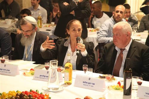 לראשונה סדר ט"ו בשבט בכנסת