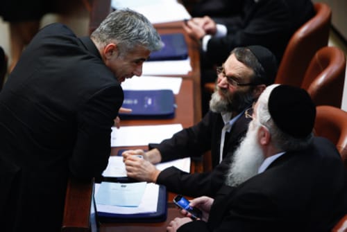 לפיד על החרדים: "אנחנו לא נגדם. אנשים אחים אנחנו"