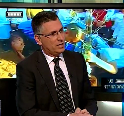 גדעון סער לועג לבנט על עזיבת אולם מליאת הכנסת: "ילדותי"