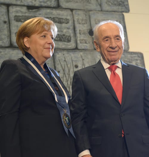 מרקל: ההתנחלויות מסכנות את המדינה הפלסטינית העתידית