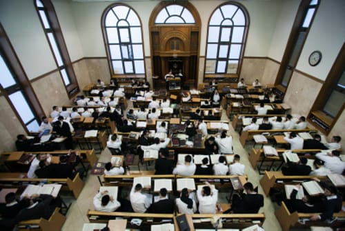 למה כשאצלנו קראו לסגור את ישיבת מיר לא הזדעקנו?