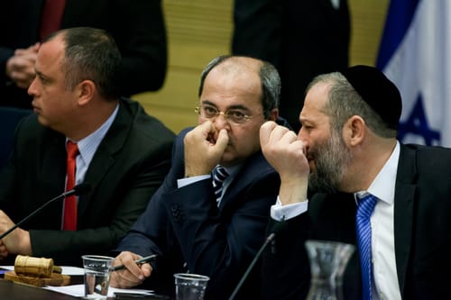 האופוזיציה החרימה, אבל חוק המשילות עבר בכנסת