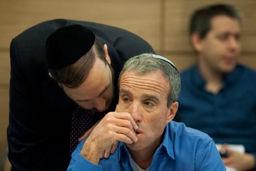 האקדח הטעון של חוק הגיור