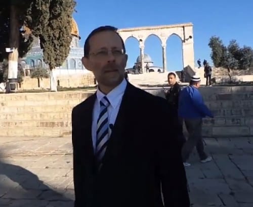 פייגלין עלה להר הבית והותקף; המשטרה חילצה אותו