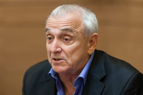 פעילים בליכוד לנתניהו: פטר את אהרונוביץ'
