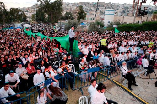 "לא נכנעים ולא בורחים": אלפי חוגגים הגיעו לחברון