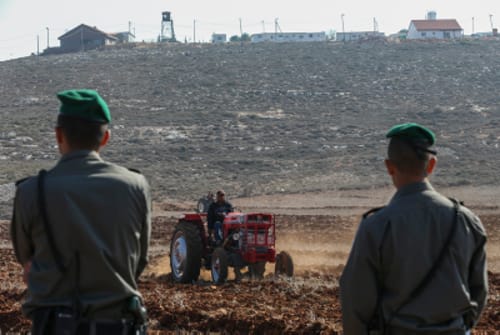 המתיישבים: הפקח של המנהל האזרחי מתנקם בנו