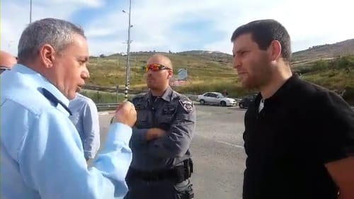 הפגנה לא חוקית נגד אי שמירת החוק