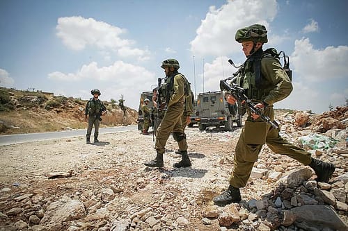 צה"ל פשט על הגדה: 80 פעילי טרור נעצרו