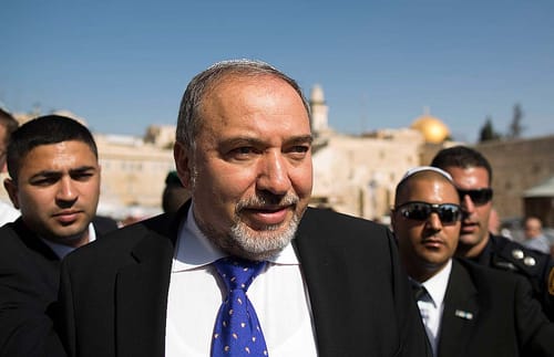ליברמן: זועבי טרוריסטית, דינה כדין החוטפים