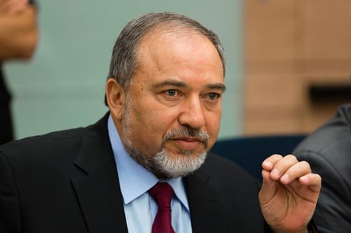 ליברמן שובר שמאלה: אני בעד הסדר מדיני