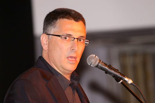 סער פונה שמאלה? לבטל את ההפרדה ומהר