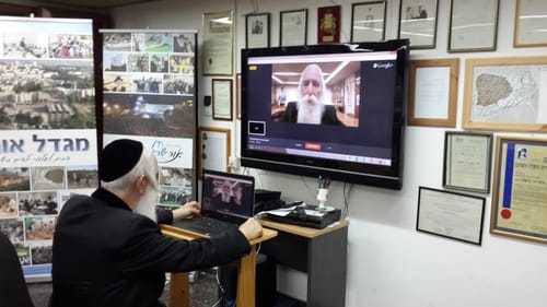 הרב גרוסמן העביר שיעור אונליין לאלפי תלמידים