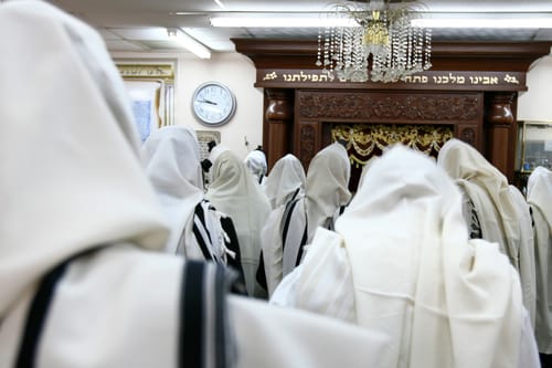 מדריך הלכתי: הלכות יום הכיפורים שחל בשבת