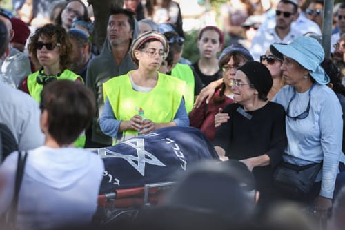מאות ליוו את דליה למקוס הי"ד בדרכה האחרונה