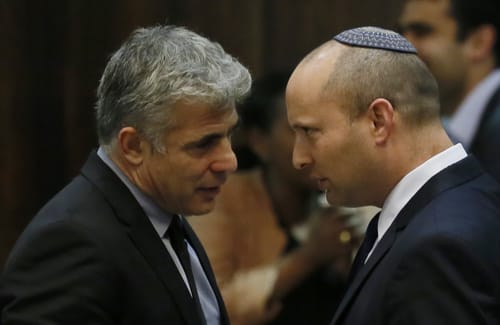 "שיאיר לפיד יתעסק בניקוי מפלגתו המרוסקת"