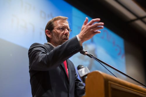 פייגלין על בנט: "שבוי בתוך התודעה הישראלית"