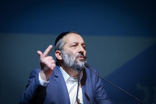 דרעי התלונן על הדרת נשים מזרחיות; וחטף תגובות קטלניות
