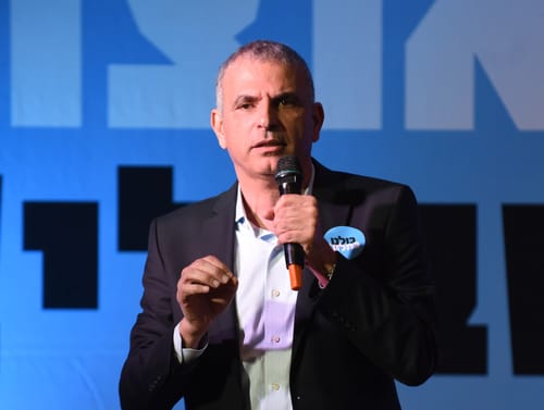 כחלון: "לפיד חושב שאם חוזרים על שקר שלוש פעמים הוא הופך לאמת"