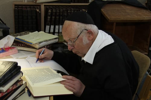 הספד: בנות ישראל על רבי אהרן בכינה