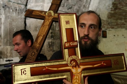 הרב שלמה אבינר: התרחק מן הנוצרים!