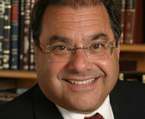 "רבנים מעטים יכולים להתחרות עם הרב ריסקין"