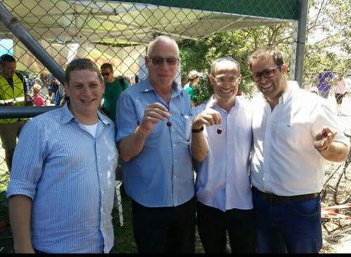 "גלאון רוצה לסמן את 10,000 האנשים האלה"