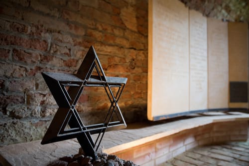 כך נראתה מערכת השעות של ילדי השואה בגטו