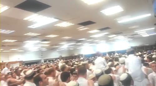 צפו: הקפות שניות של ישיבת 'הר המור'