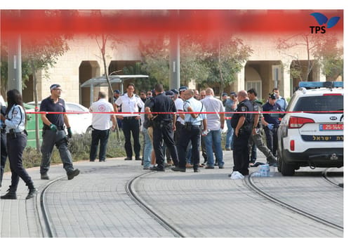 2 מחבלים דקרו נערים בפסגת זאב; בן 16 במצב אנוש