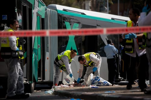 יום דמים: שלושה הרוגים בפיגועים בירושלים