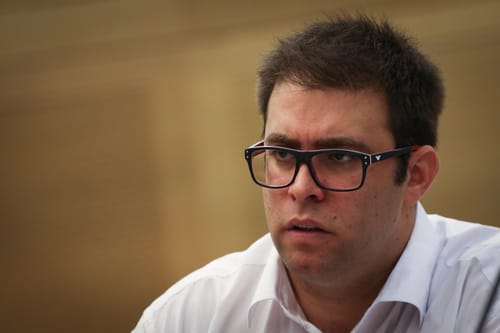 חזן: "מעולם לא פגעתי או ליגלגתי על נכותה"