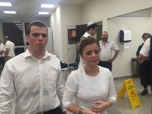 ברוב עם: החתונה של אריאל ושרה-תחיה