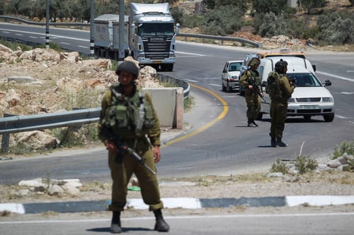 חשד: ערבים ניסו לחטוף חייל בצומת המוביל