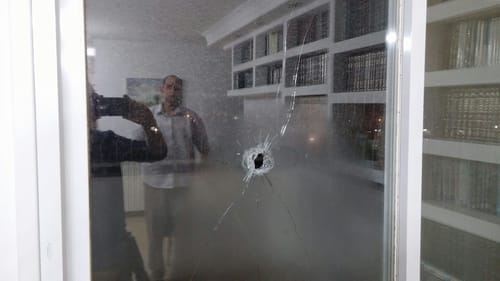 פיגוע ירי בבית אל: הקליעים חדרו לבית