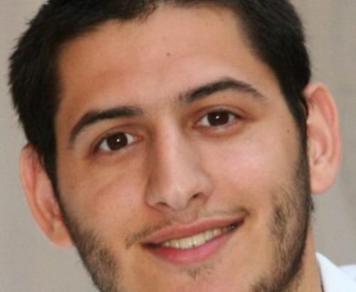 לא מחליף את התורה בנזיד חיבוקים / תגובה לרב לאו