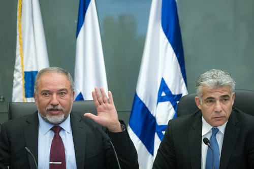 אידר: ליברמן לשר בטחון? "זה אידיוטיזם צרוף!"