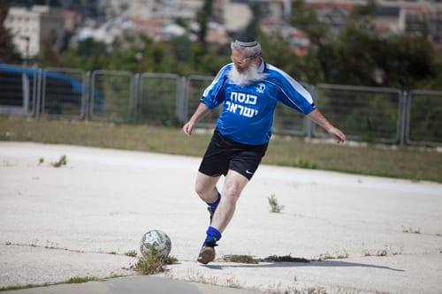 רץ ובועט: אלי בן דהן רוצה להיות שר הספורט?