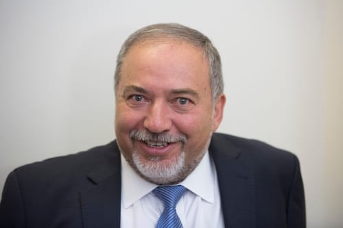הקואליציה מתכוננת לדחיית השבעת ליברמן