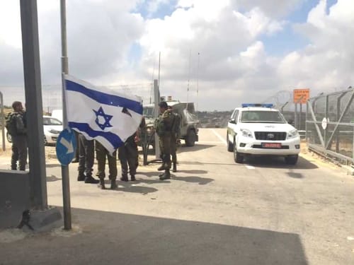 המחבלת שלפה סכין; הלוחמים חיסלו אותה