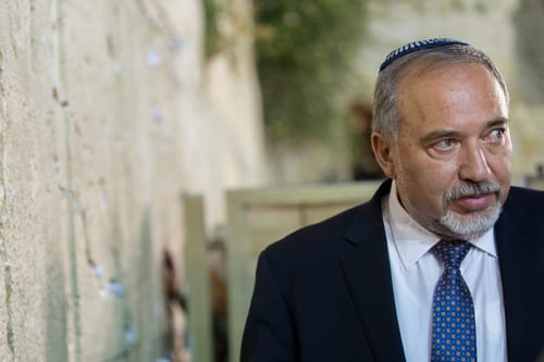 בקואליציה מקדמים חוק לסיפוח מעלה אדומים